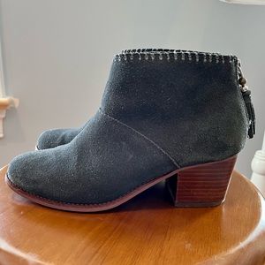 TOMS woman’s grey Leila ankle bootie zip up size 8.5